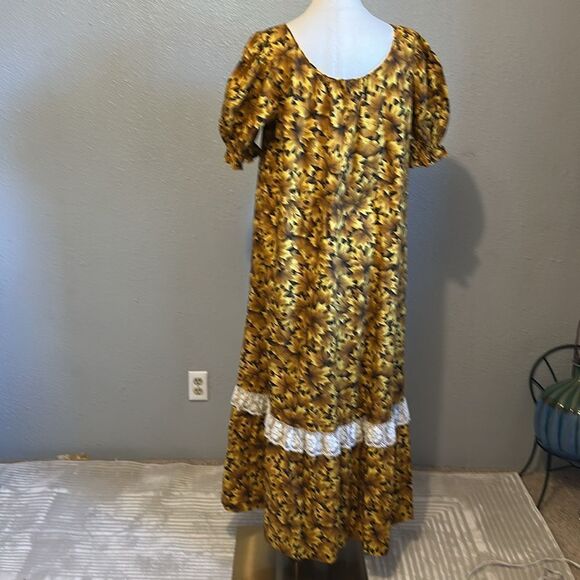 Vintage T&L muumuu Factory Hawaiian Floral Yellow Dress with Lace Trim size XL - Picture 6 of 12